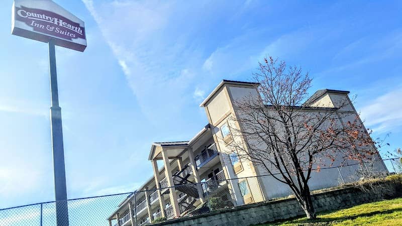 Country Hearth Inn & Suites Cayce / Columbia - Image 1