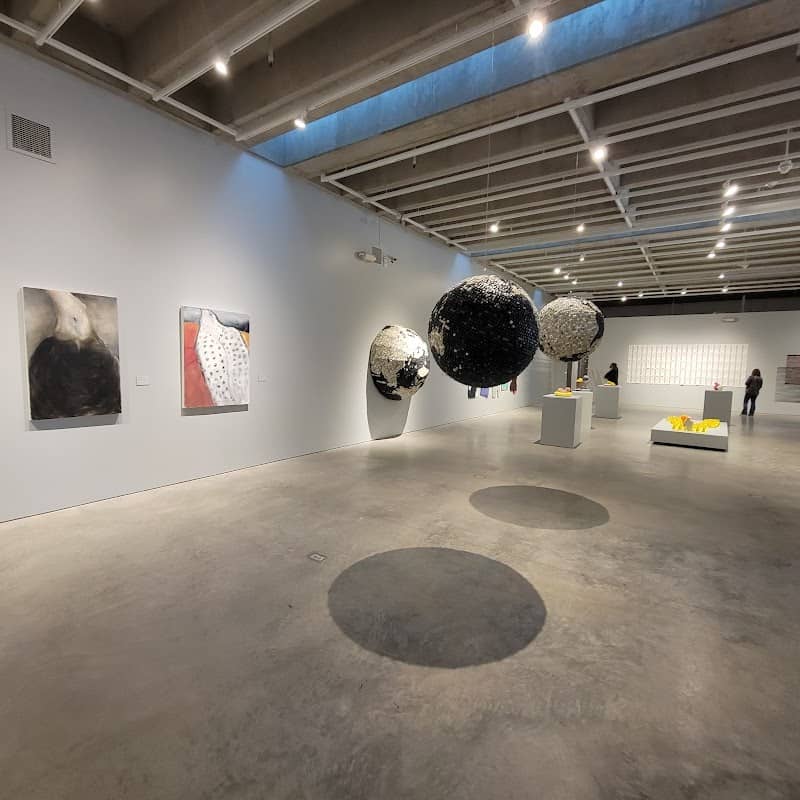 Sioux City Art Center - Image 2