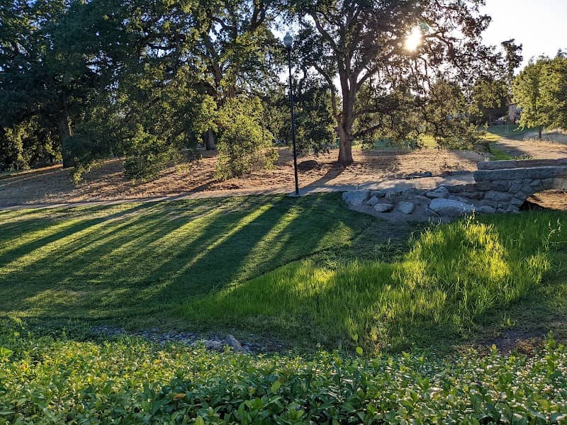 Mansion Oaks Park - Image 2