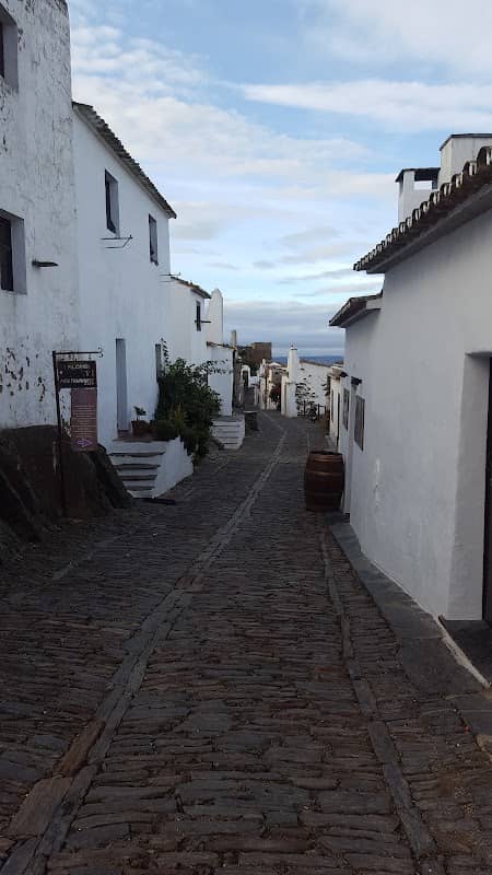 Pelourinho de Monsaraz - Image 2