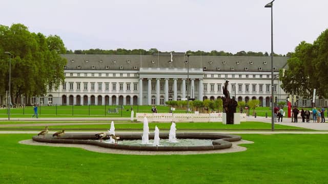 Springbrunnen Schlossvorplatz - Image 2