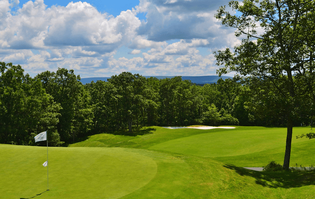 The Poconos Club - Image 2