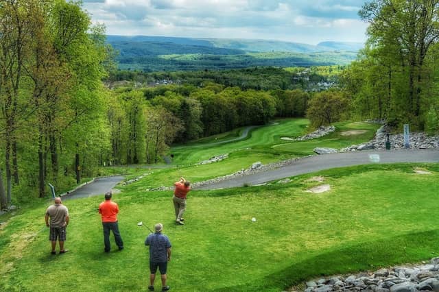 The Poconos Club - Image 1