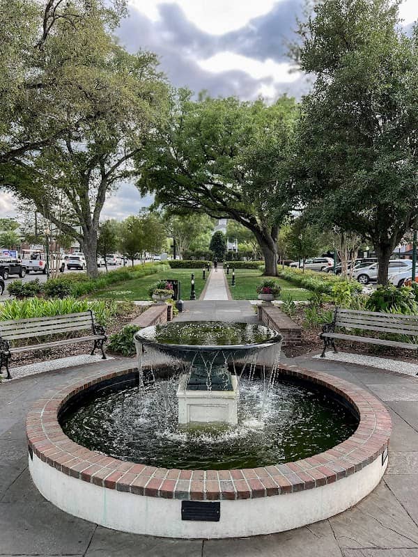 Hutchinson Square - Image 3