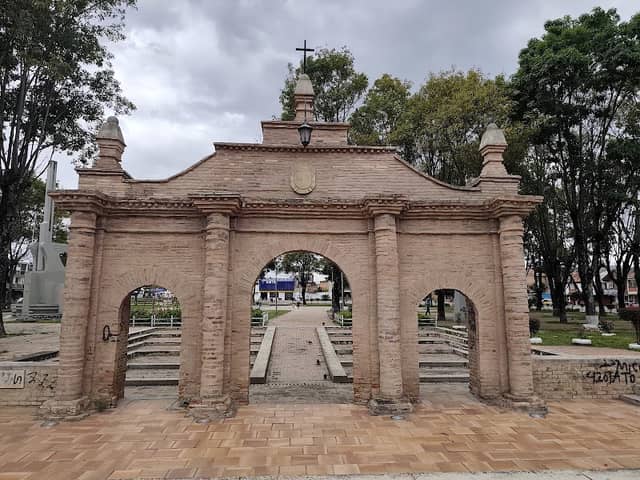 El Laguito Park - Image 1