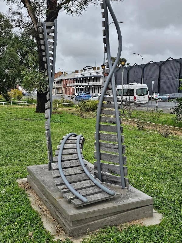 Great Southern Line Anzac Story sculpture - Image 1