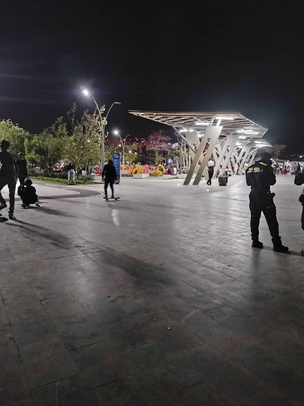 Plaza de los Artesanos Malecón - Image 2
