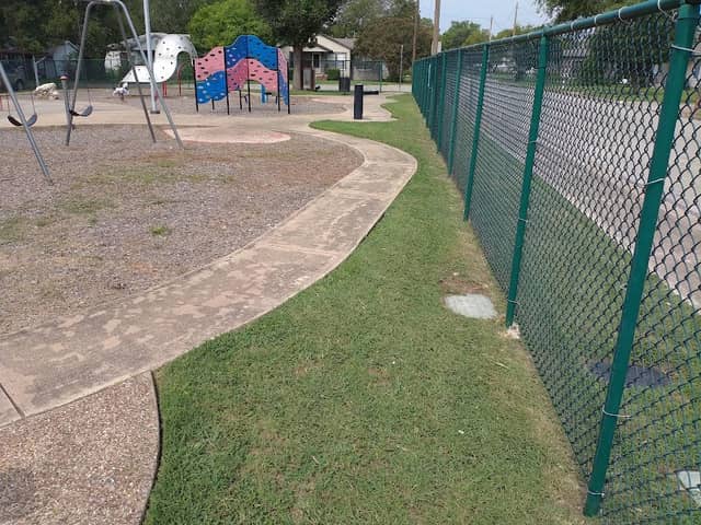 Raymond Spray Park - Image 1