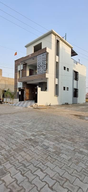 Crown city - Image 1