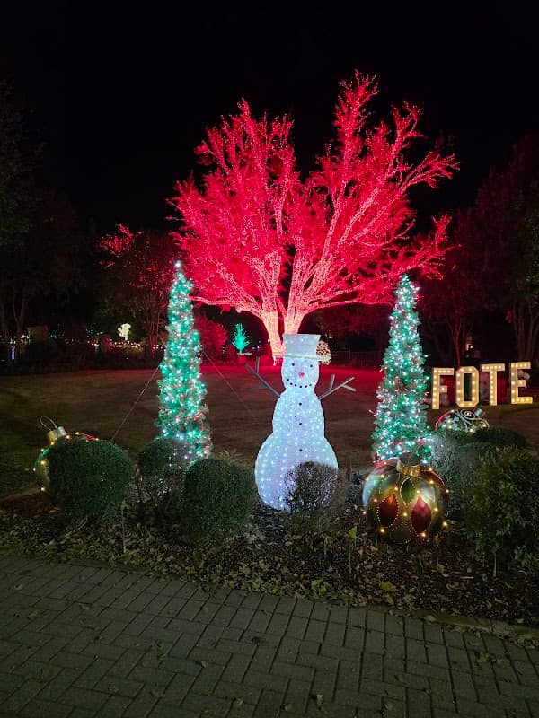Huge Red Christmas Tree - Image 2