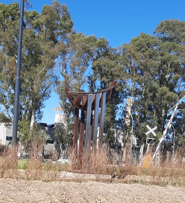 Escultura: "Hacedores de Mares" de Luciano Carbajo - Image 1