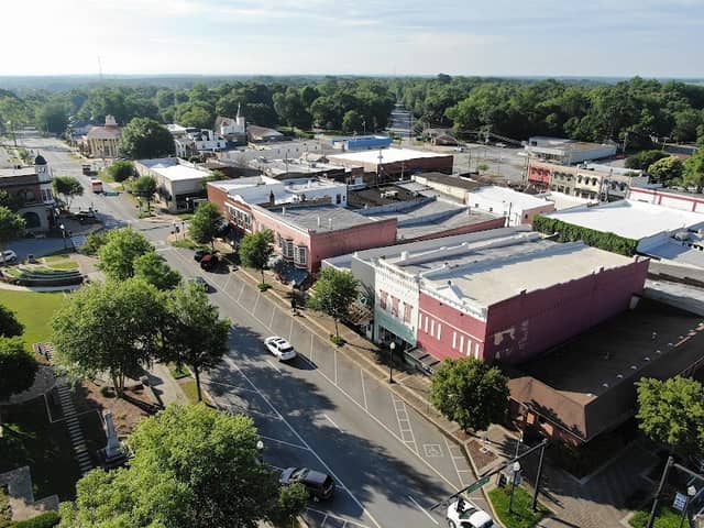 Hartwell Main Street - Image 3