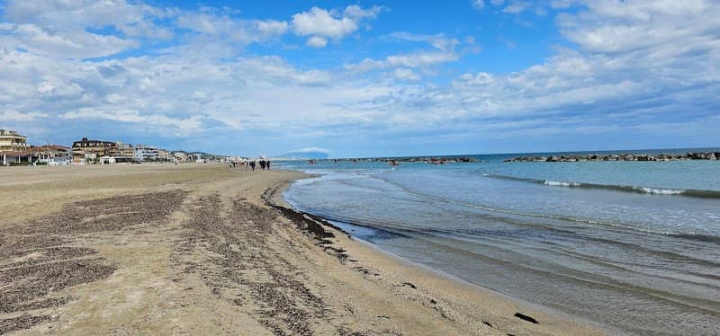 Spiaggia libera - Image 1