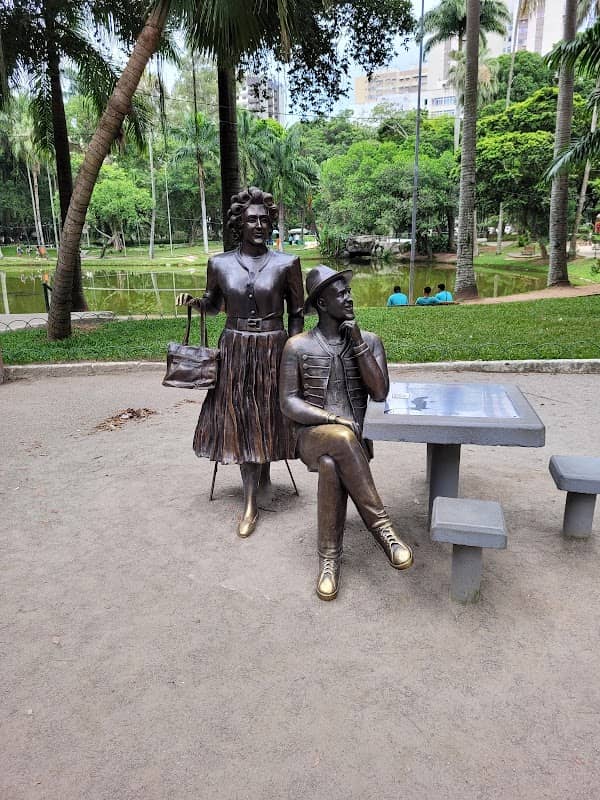 Estátuas de Paulo Gustavo e Dona Hermínia - Image 1