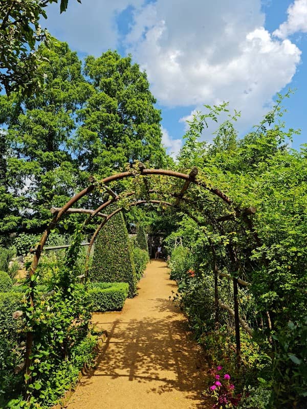 Petersfield Physic Garden - Image 2