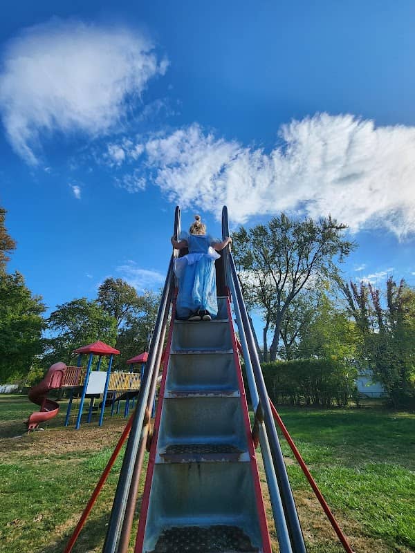 Welsh Family Park - Image 3