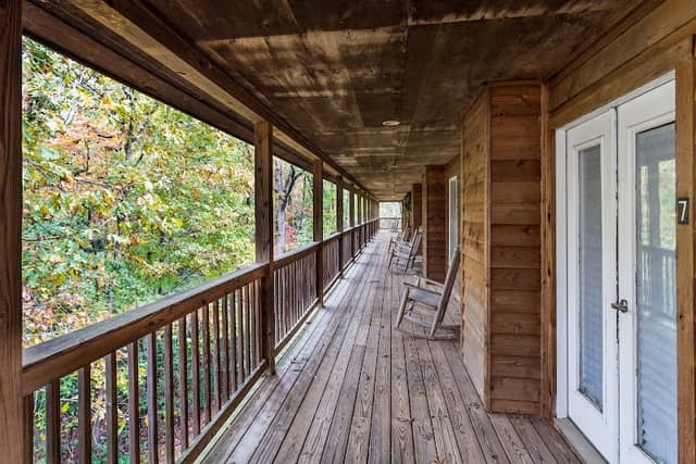 Mountain Laurel Inn - Image 1
