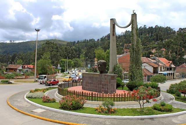 Monumento Carlos Cueva Tamariz - Image 2