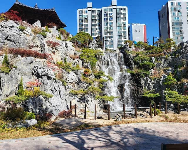 평산근린공원 - Image 1