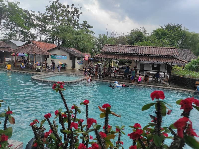 KOLAM RENANG WATER FAMILY - Image 1