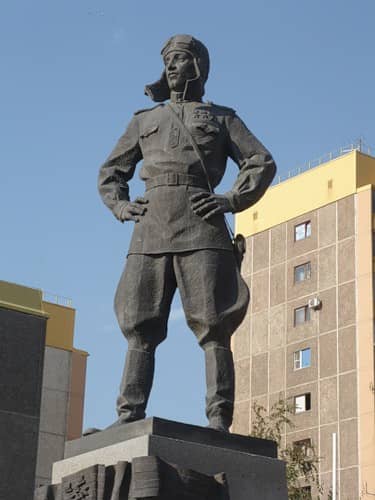Monument AI Pokryshkin - Image 1