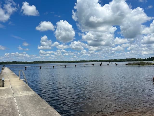 Lake Side Park - Image 1