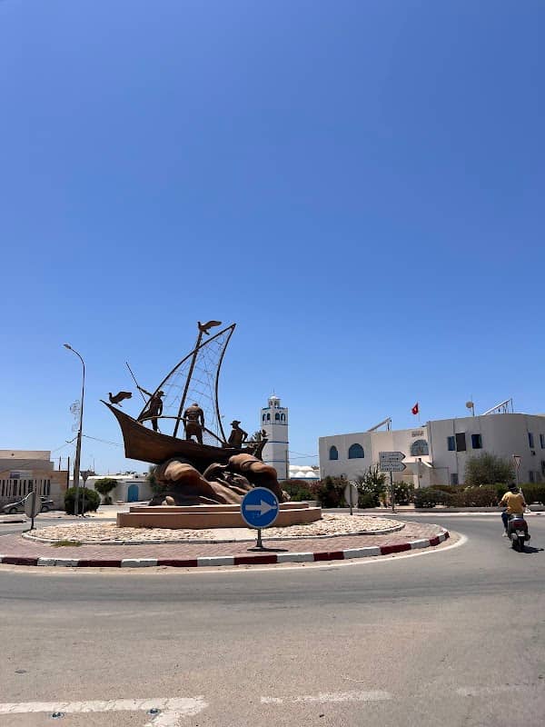 Rond Point El Flouka (mongala) - Image 1