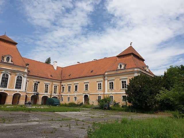 Kaštieľ Veľké Leváre - Image 1