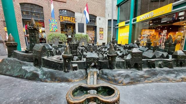 Bronzen maquette vestingstad Roermond - Image 1