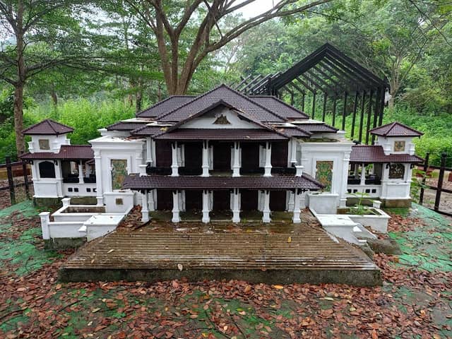 Taman Replika, kab. kutai kartanegara - Image 1