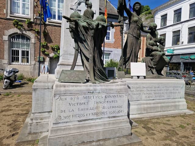 Statue Saxophone Water Clock - Image 1