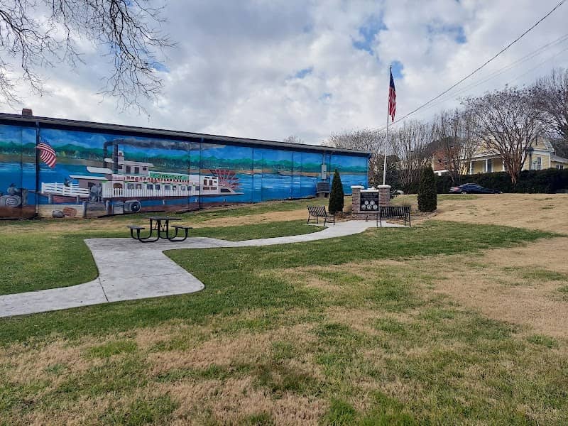 Veterans Park Loudon Tn - Image 1