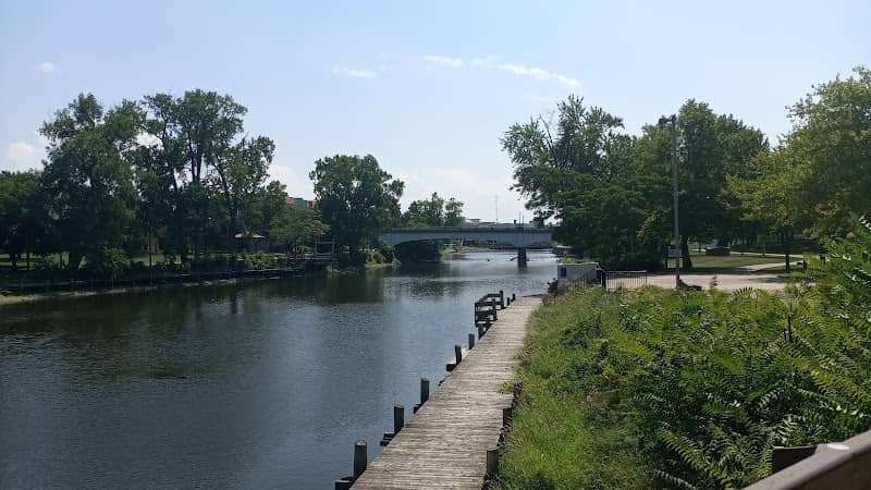 Adado Riverfront Park - Image 2