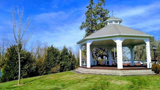 Riverfront Park - Image 1
