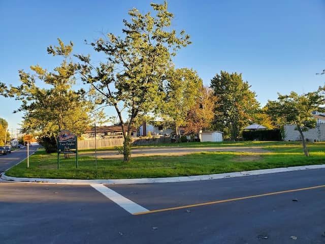 Twin Heights Park - Image 1