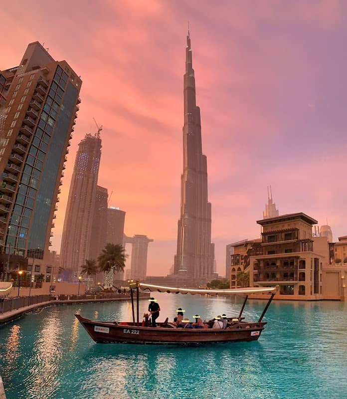 Dubai Fountain Lake Ride - Image 3