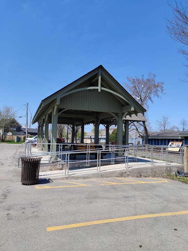Fairport Junction Train Viewing Platform - Image 2
