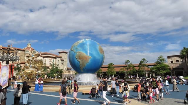 DisneySea Plaza & Park Entrance - Image 2