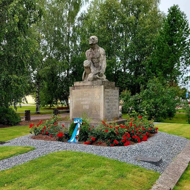Isänmaan vapauden puolesta kaatuneiden 1918 muistomerkki - Image 1