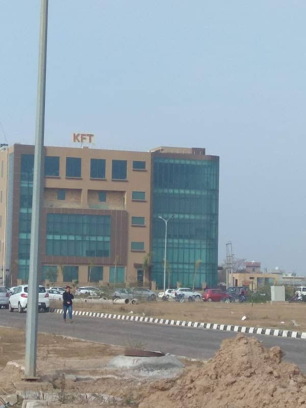 PARK Sec 83A IT CITY - Image 2