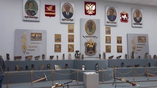 Zlatoustovskiy Muzey Kholodnogo Oruzhiya - Image 1