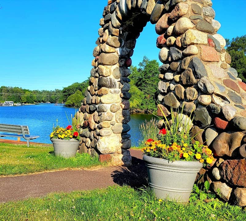 Riverview Park - Image 1
