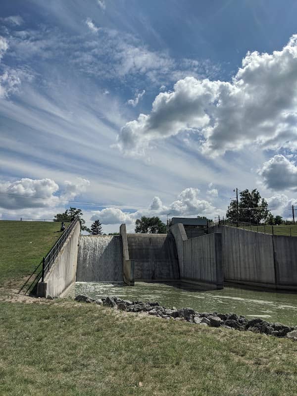 Sycamore Park - Image 1