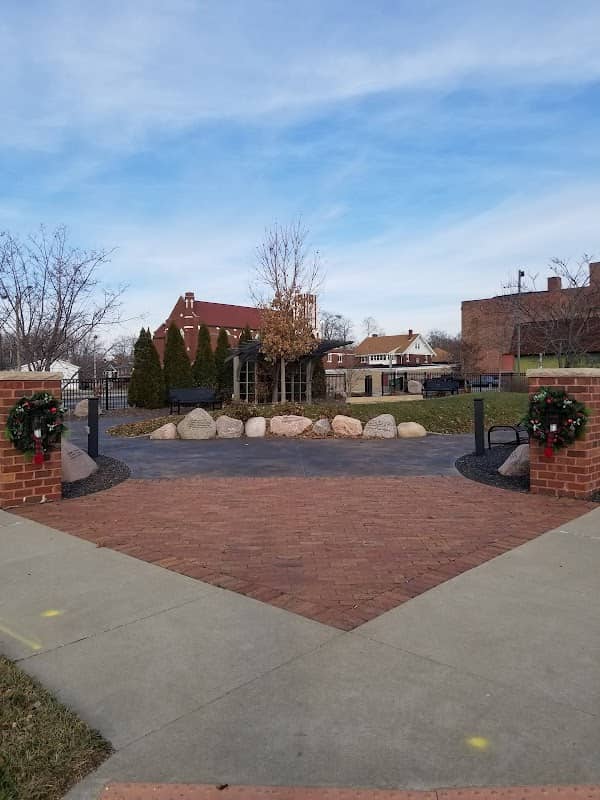Full Viewpoint Park - Image 2
