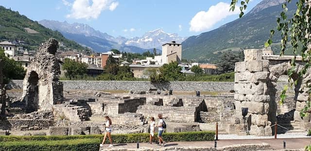 Roman Walls - Image 2