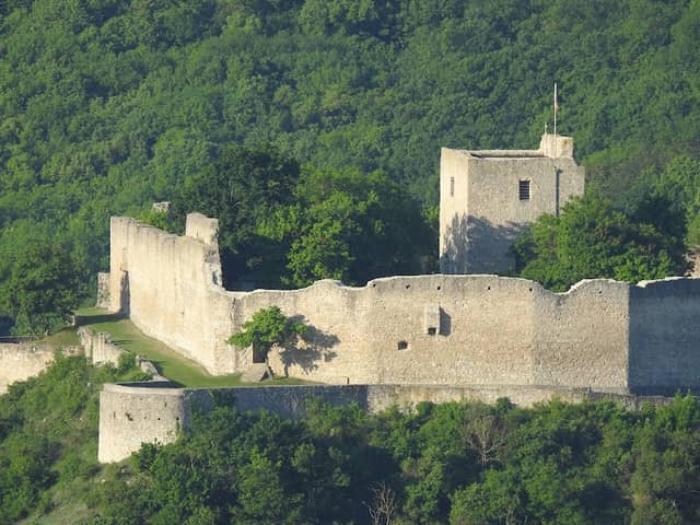Heimenburg Ruins - Image 1