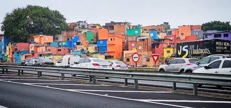 Casas Coloridas da Comunidade DER - Image 1