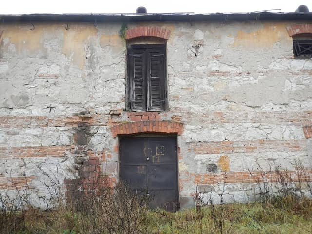 egykori magtár épülete - Image 1