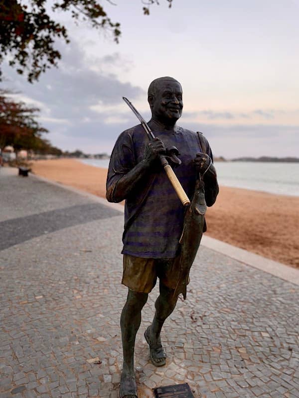 Estátua Dorival Caymmi - Image 1