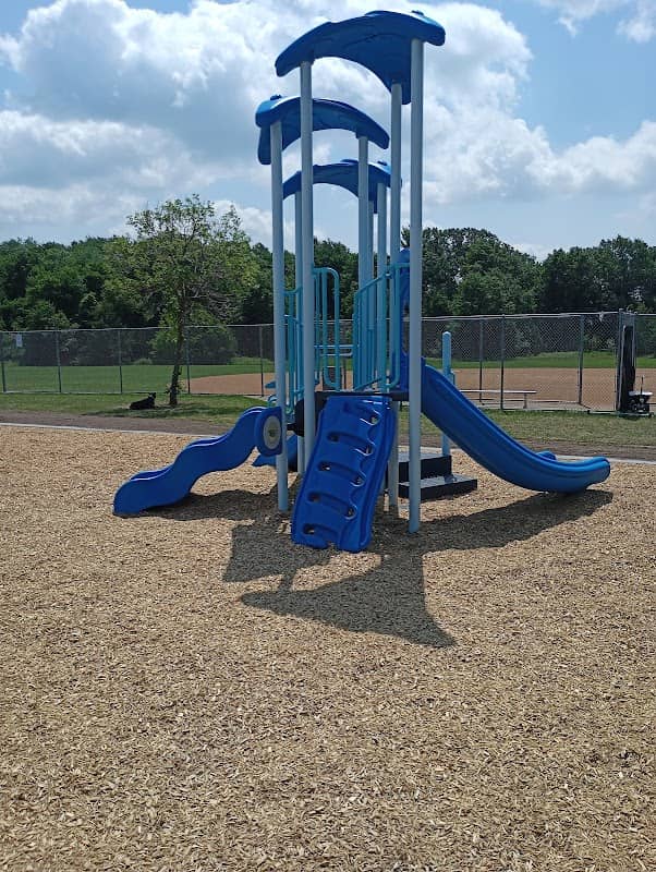 Lund's Park North - Image 2